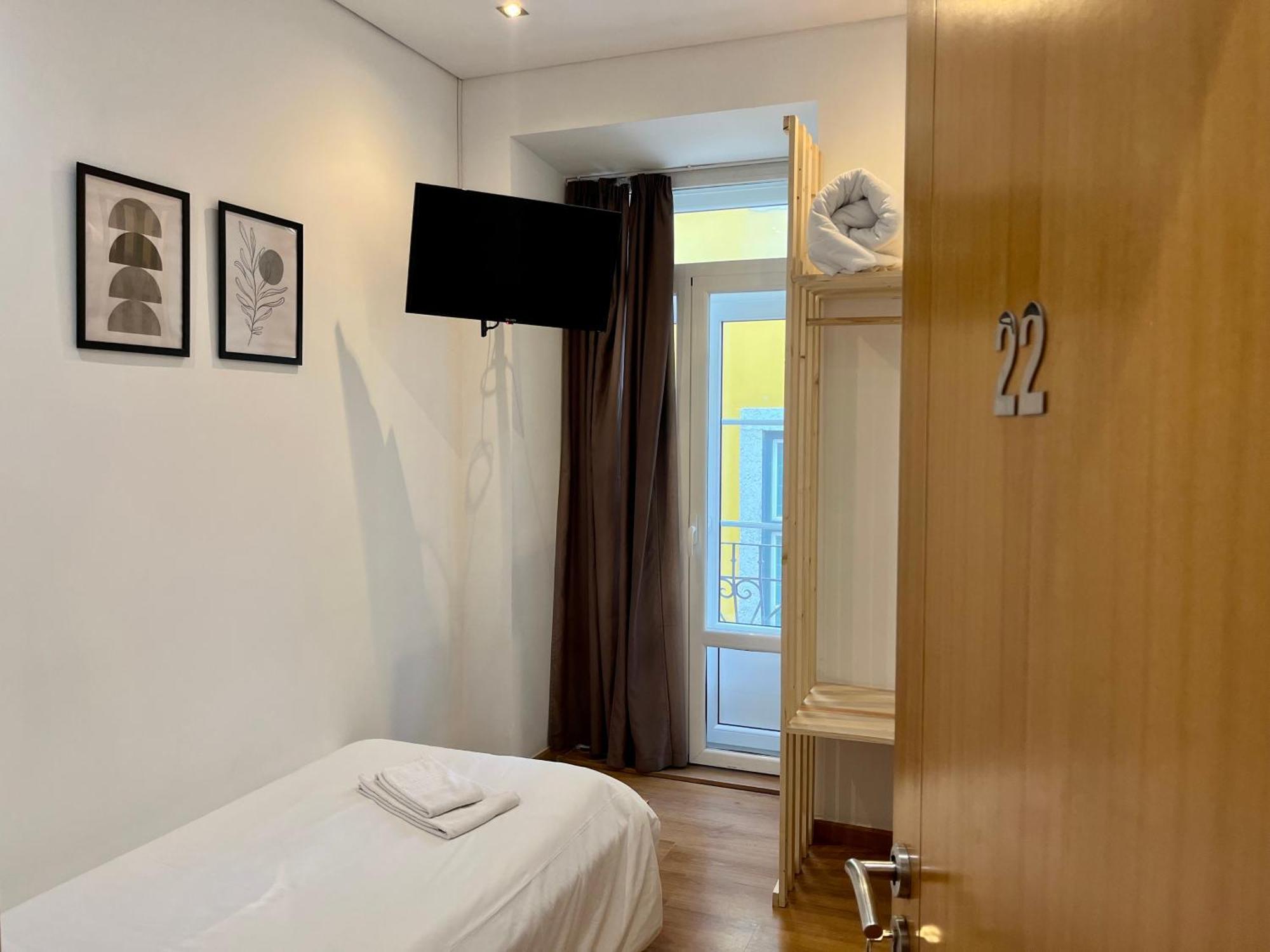 Bairro Alto Hostel Lisbon Exterior photo